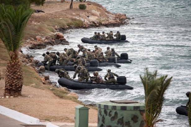 Foto - 4 ülke Türkiye'ye karşı harekete geçti! Savaş uçakları, hücum botları...
