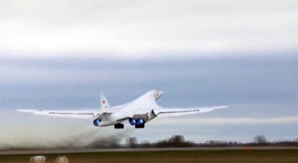 Foto - 4 ülkenin uçakları Rus jetlerinin etrafını sardı! Dünya savaşının eşiğinden dönüldü