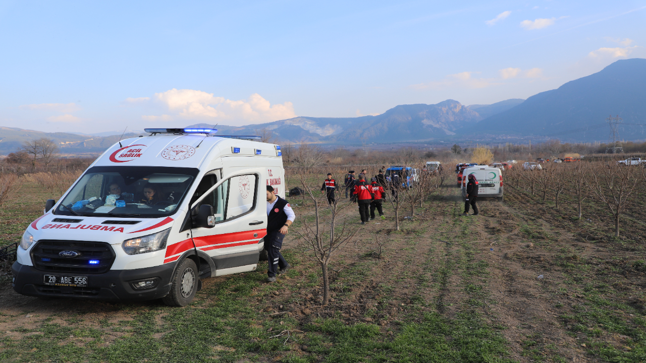 Foto - 4 yaşındaki Nazlı son yolculuğuna uğurlandı