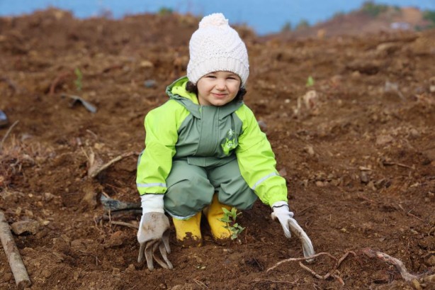 Foto - 4 yılda 4 bin fidan doğayla buluştu