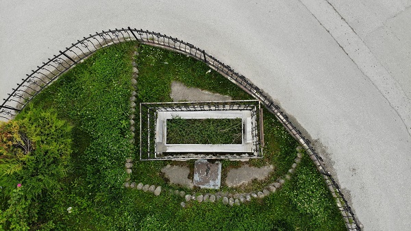 Foto - 4 yolun kesiştiği noktada duruyor! Bu mezarın sırrı ne?