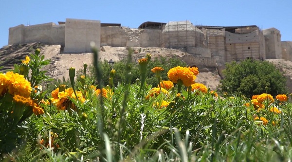 Foto - 40 derece sıcağın altında kale restorasyonu