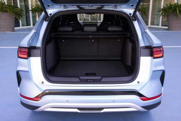 Foto - 40 liraya 111 kilometre yol giden otomobil Türkiye'ye geliyor! Fiyatı herkesi şaşırttı