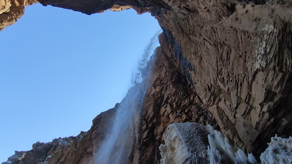 Foto - 40 metre yükseklikten akan şelale coştu