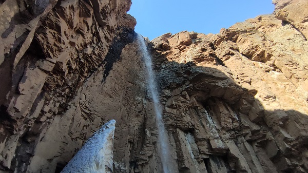 Foto - 40 metre yükseklikten akan şelale coştu