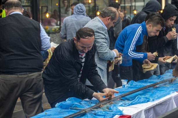 Foto - 40 metrelik Adana kebabı, saniyeler içinde tükendi