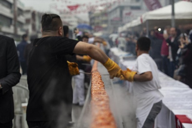 Foto - 40 metrelik Adana kebabı, saniyeler içinde tükendi