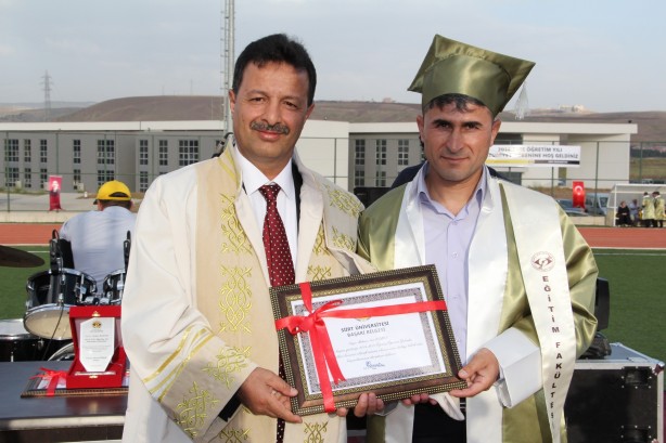 Foto - 40 yaşında okul birincisi oldu...