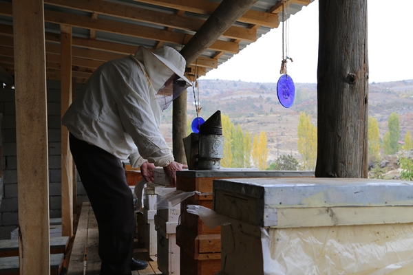 Foto - 40 yıldır bal üreterek 7 çocuk yetiştirdi