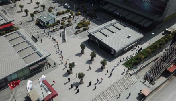 Foto - 42 gün sonra sokağa çıkan gençler bakın nereye koştu