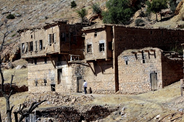 Foto - 43 yıldır tek bir kişi yaşamıyor! İşte o hayalet köyün terk edilme nedeni...