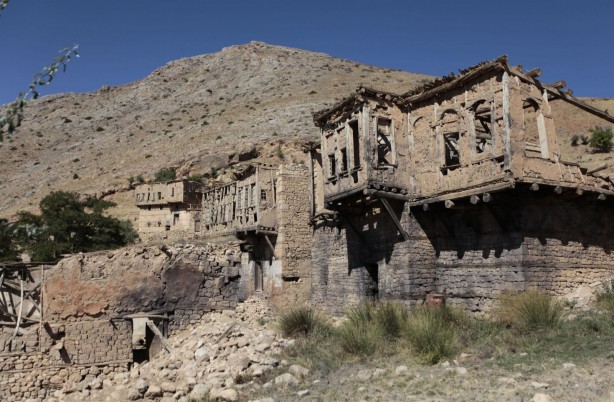 Foto - 43 yıldır tek bir kişi yaşamıyor! İşte o hayalet köyün terk edilme nedeni...