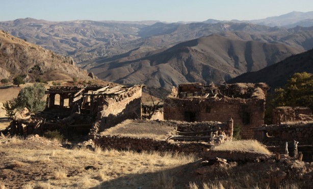 Foto - 43 yıldır tek bir kişi yaşamıyor! İşte o hayalet köyün terk edilme nedeni...