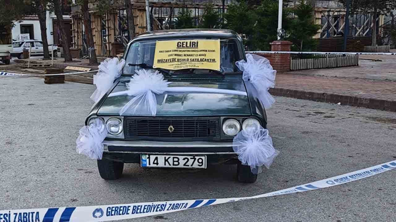 44 yıllık otomobilini camiye bağışladı: ‘Modeli eski, hayrı büyük’