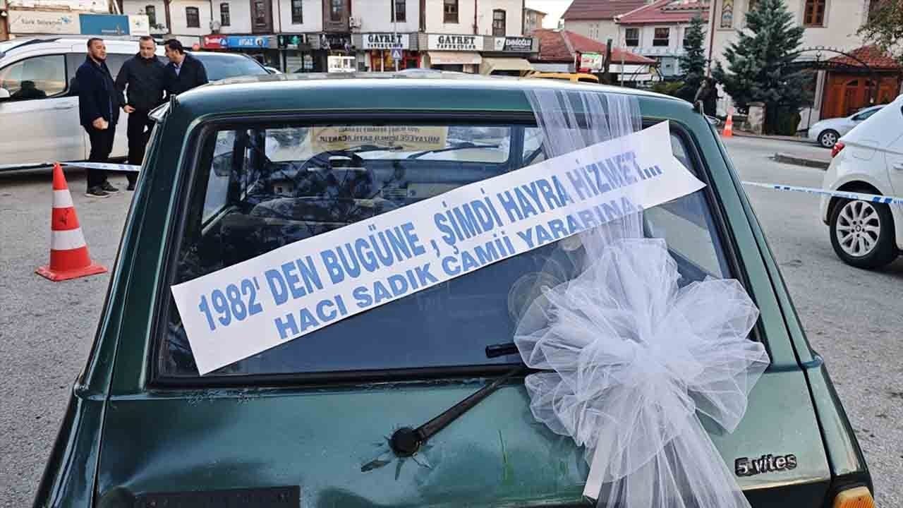 Foto - 44 yıllık otomobilini camiye bağışladı: ‘Modeli eski, hayrı büyük’