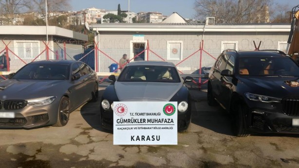 Foto - 445 milyon lira değerinde kaçak otomobil operasyonu