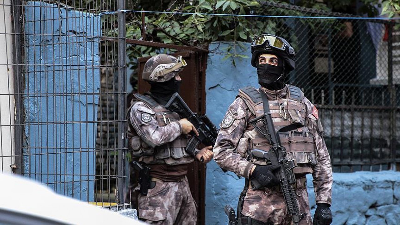 Foto - 445 milyon liralık değerli taş operasyonu!