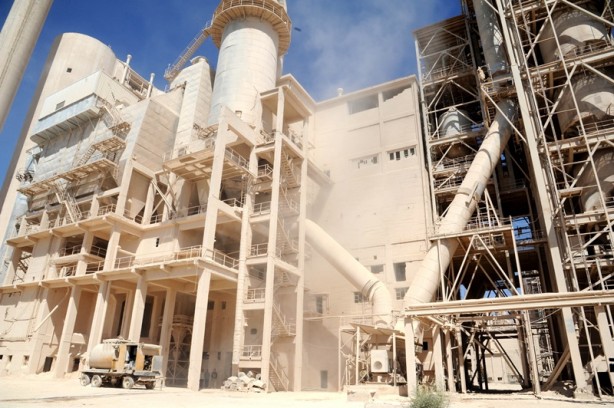 Foto - Çimento fabrikaları -Emekliliğe eklenecek gün sayısı: 60