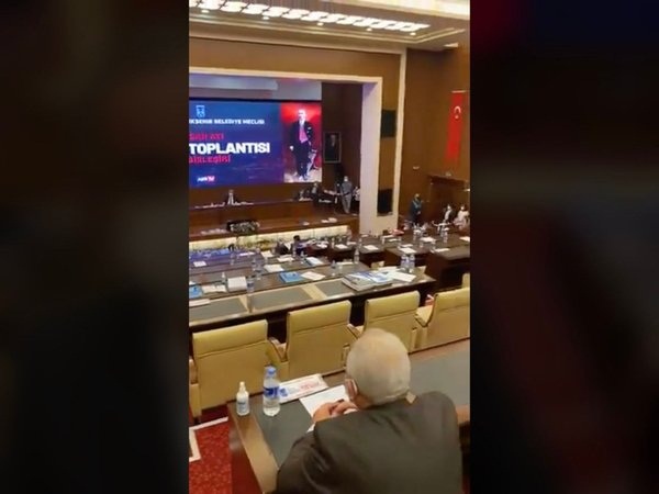 Foto - 4.5 saat konuşan CHP'li Mansur Yavaş, sıra AK Parti'ye gelince bakın ne yaptı
