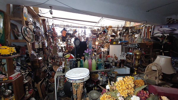 Foto - 45 yıldır bu işi yapıyor! Antikaların sayısını artık hesaplayamıyor