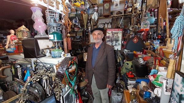 Foto - 45 yıldır bu işi yapıyor! Antikaların sayısını artık hesaplayamıyor