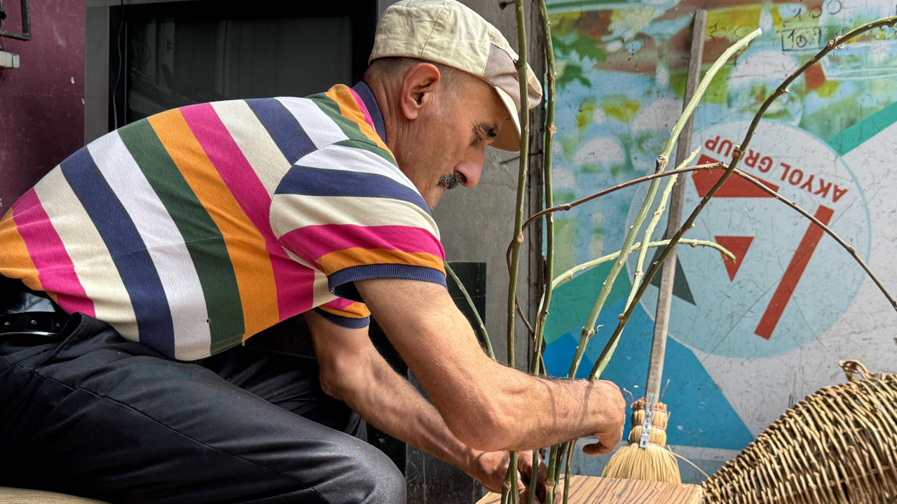 Foto - 45 yıldır geçimini böyle sağlıyor! Endüstriye direnen zanaatkar