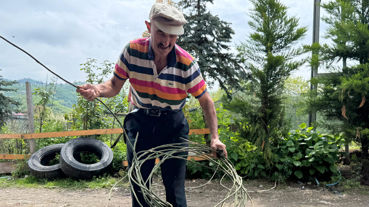 Foto - 45 yıldır geçimini böyle sağlıyor! Endüstriye direnen zanaatkar