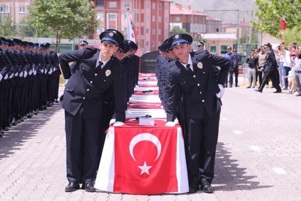 452 polis adayı için törenle mezun oldu!