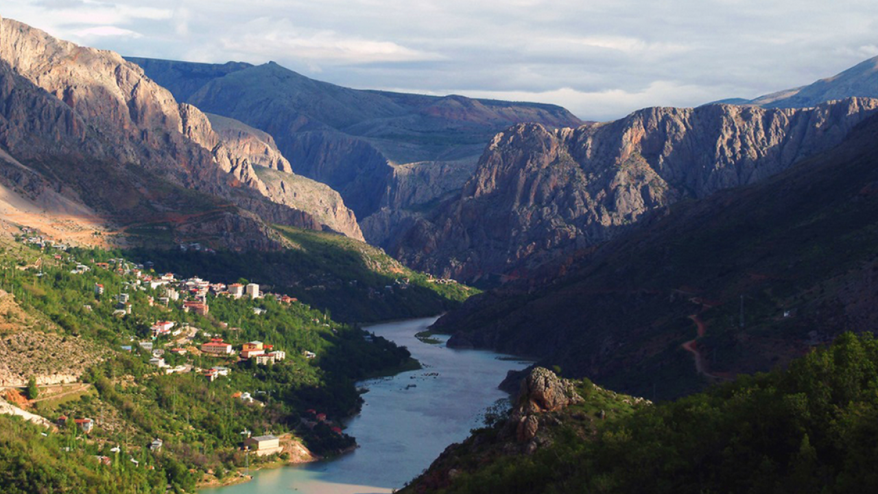 47. Erzincan Kemaliye (Eğin) Uluslararası Kültür ve Doğa Sporları Şenliği coşkusu