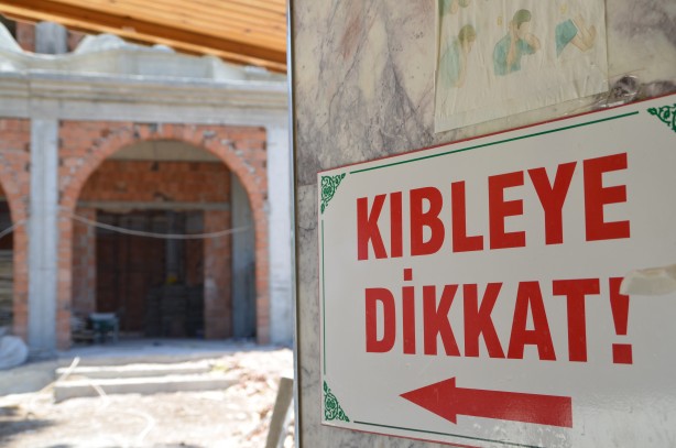 49 yıl sonra fark edildi! Kıblesi yanlış olan cami yeniden yapılıyor