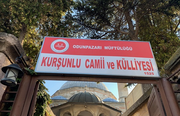 Foto - 5 asırlık tarihi külliyeye büyük saygısızlık