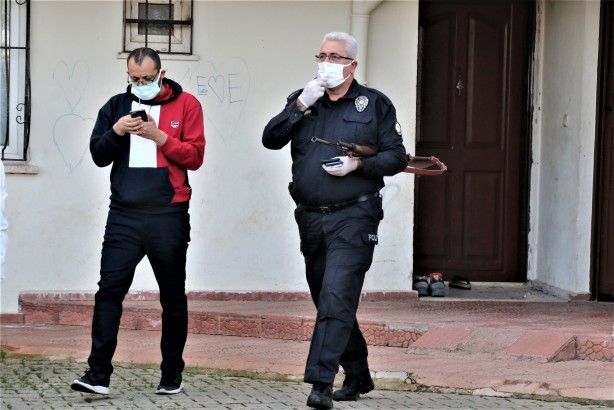 5 gündür haber alınamayan yaşlı adam evinde ölü bulundu