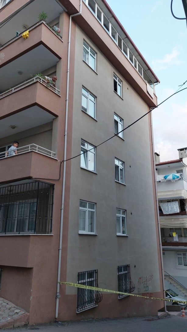 Foto - 5. kattan düşen astsubay hayatını kaybetti! Annesinin feryadı yürekleri dağladı