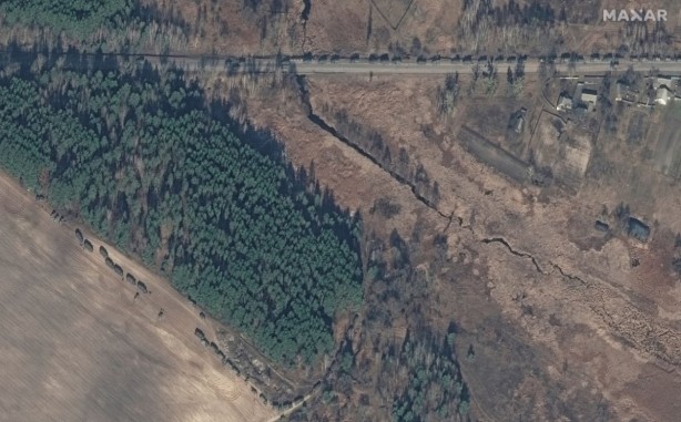 Foto - 5 kilometrelik Rus konvoyu Kiev'in kapısına dayandı!