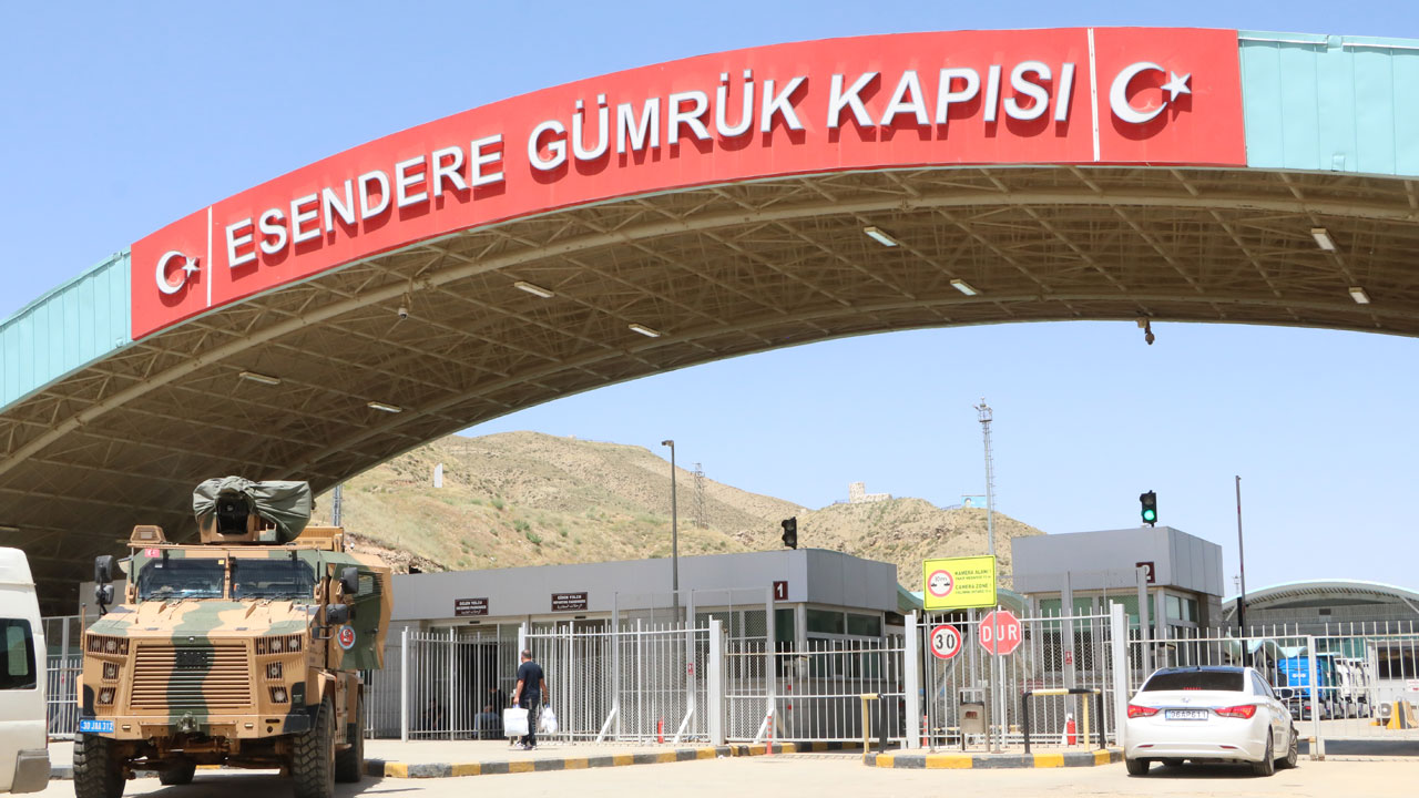 Foto - 5 kilometrelik TIR kuyruğu! İsrail-İran gerilimi sınır kapısına yansıdı