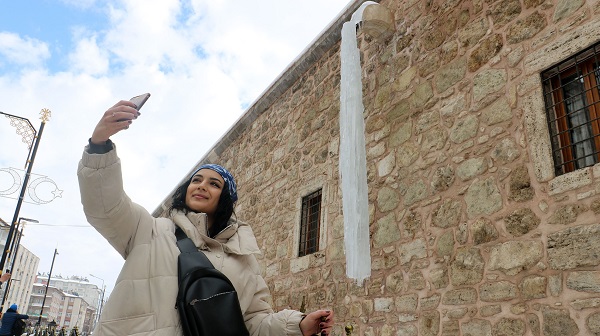 Foto - 5 metreye ulaştılar! Tehlikeye aldırış etmediler