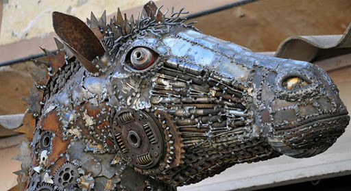 Foto - 5 ton malzeme arasından 3 ayda yaptı! Atı görenler şaştı kaldı