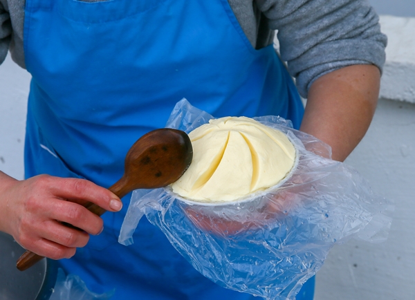 Foto - 5 yıldızlı otelleri bırakıp yerleştiği köyde doğal ürünler üretiyor