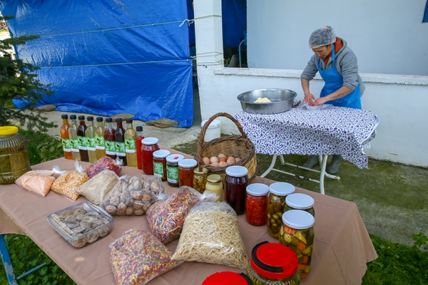 Foto - 5 yıldızlı otelleri bırakıp yerleştiği köyde doğal ürünler üretiyor