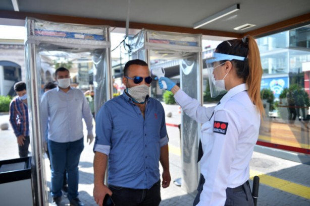 Foto - 50 gün sonra yeniden açıldı! AVM önünde inanılmaz görüntü