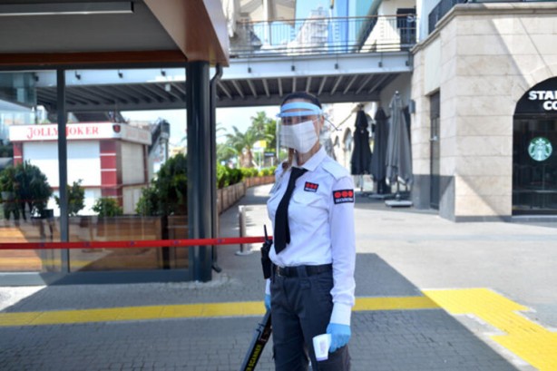 Foto - 50 gün sonra yeniden açıldı! AVM önünde inanılmaz görüntü