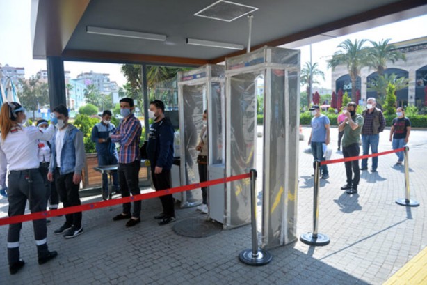 Foto - 50 gün sonra yeniden açıldı! AVM önünde inanılmaz görüntü