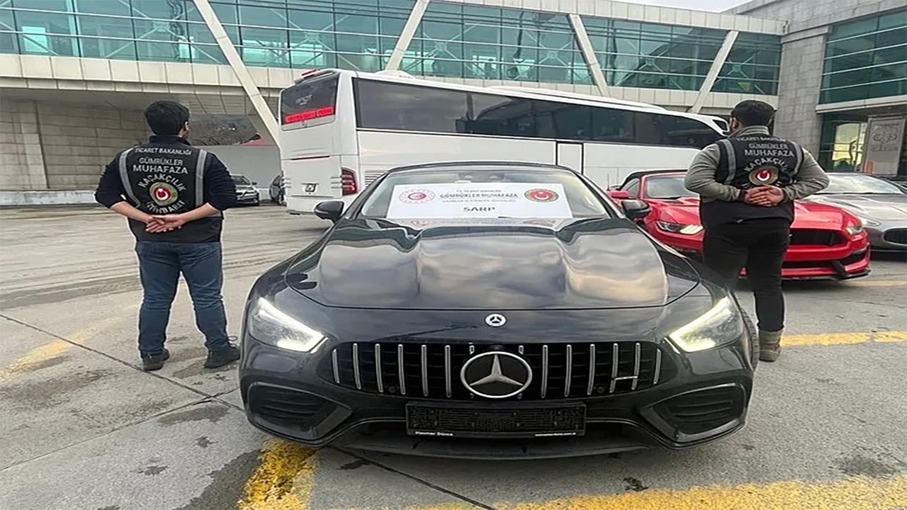 Foto - 50 lüks araca el konuldu! Bakanlık operasyonu açıkladı!