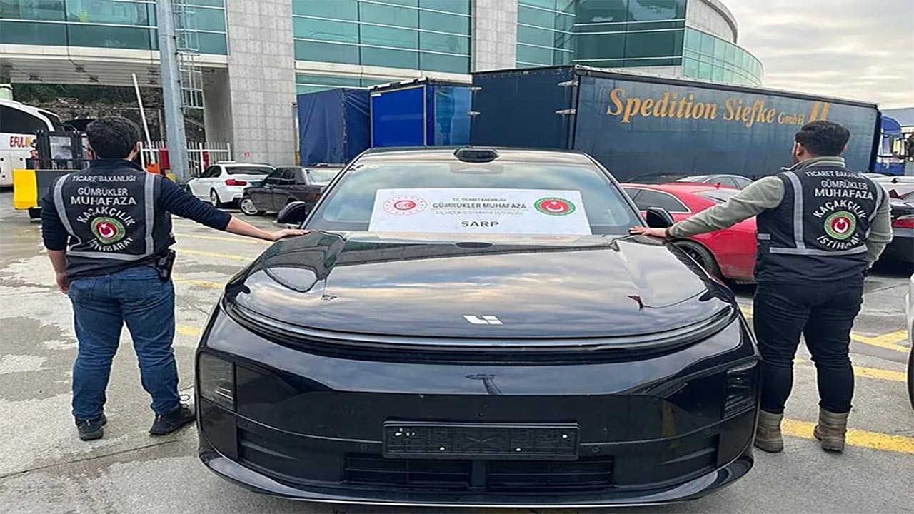 Foto - 50 lüks araca el konuldu! Bakanlık operasyonu açıkladı!