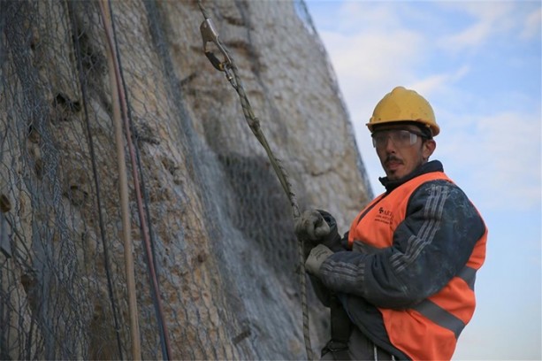 Foto - 50 metreyi 45 saniyede tırmanıyor!