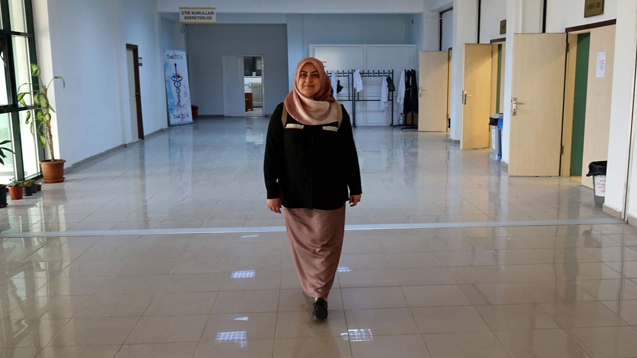 Foto - 50 yaşında öğrenci oldu! 23 yıl öğretmenlik yaptı şimdi tıp fakültesinde