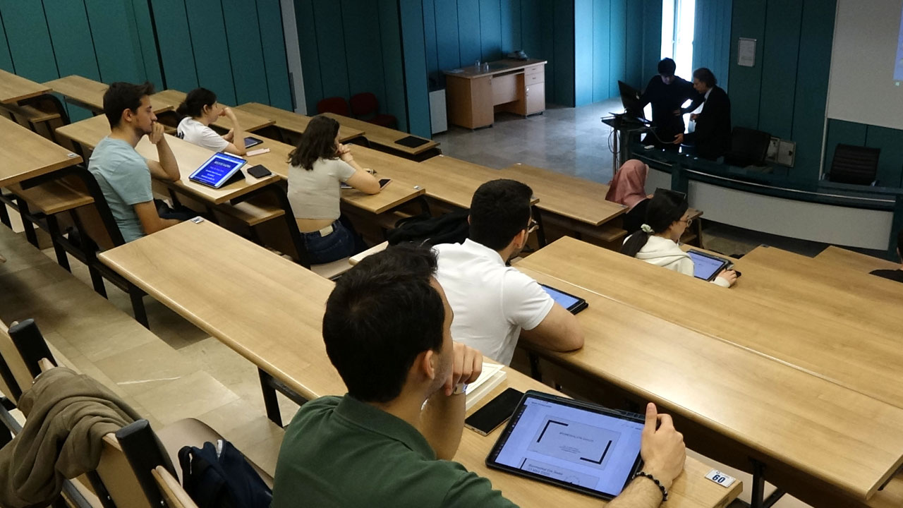 Foto - 50 yaşında öğrenci oldu! 23 yıl öğretmenlik yaptı şimdi tıp fakültesinde