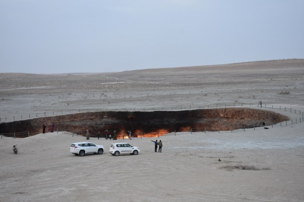Foto - 50 yıldır yanan Derveze gaz krateri için kapatılma kararı alındı
