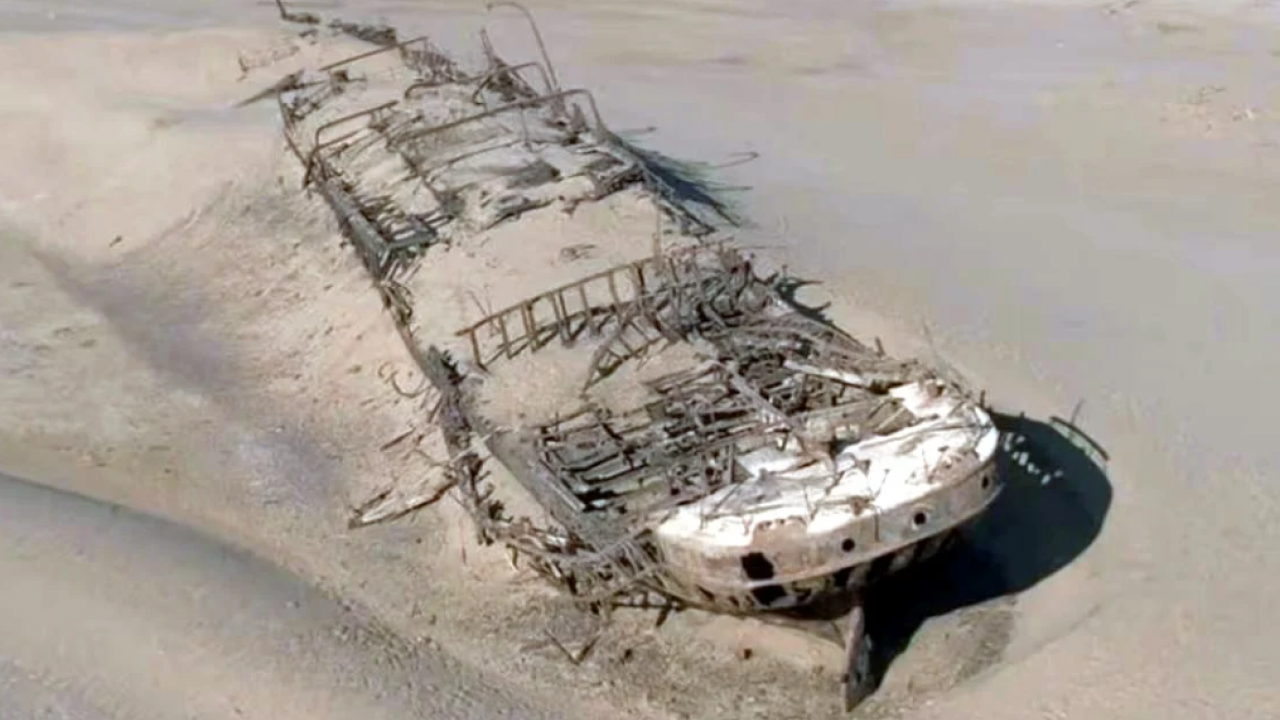 500 yıl önce okyanusta kaybolan gemi içinde binlerce altınla çölde bulundu