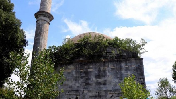 Foto - 5,5 asırlık cami yok olma tehlikesiyle karşı karşıya!